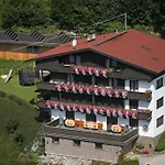 Gastehaus Rieser Vendégház Ried im Zillertal