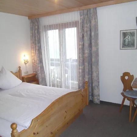 Gastehaus Rieser ゲストハウス